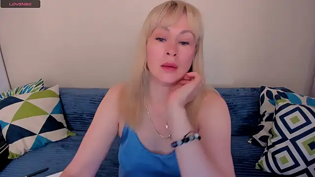 EllenMoore online show from 08.04.26