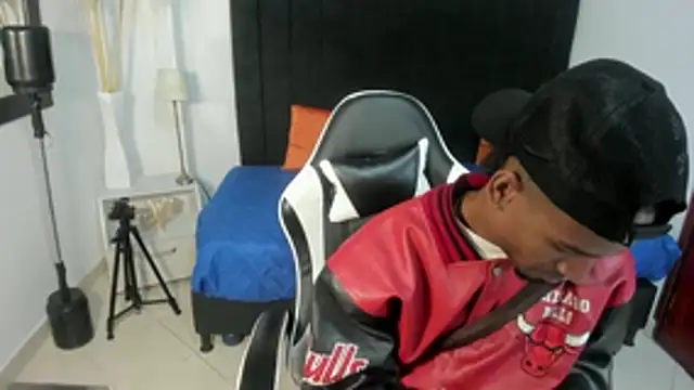 anhtony wayans online show from 11.17.25