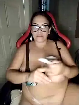 Snapshot of AyantiPonz79 chatting on 02.14.26 AyantiPonz79 online show from 02.14.26