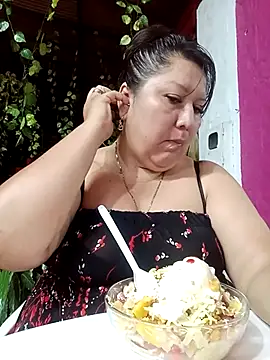 Snapshot of Brenda_Berck_ chatting on 10.15.25 Brenda Berck online show from 10.15.25