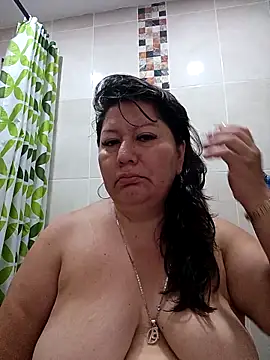 Snapshot of Brenda_Berck_ chatting on 10.22.25 Brenda Berck online show from 10.22.25