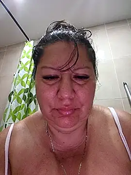 Snapshot of Brenda_Berck_ chatting on 11.18.25 Brenda Berck online show from 11.18.25