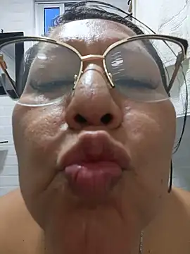 Snapshot of Brenda_Berck_ chatting on 06.16.26 Brenda Berck online show from 06.16.26
