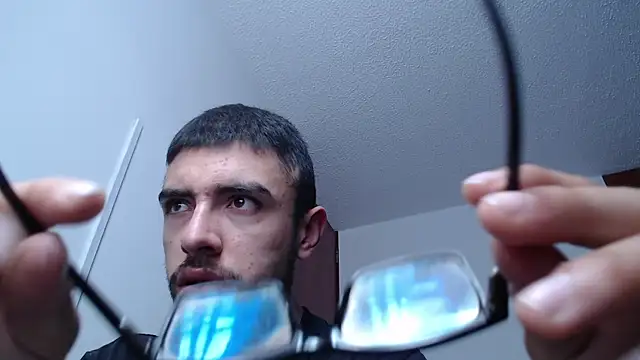 Snapshot of fvckolombianguyy chatting on 02.08.25 fvckolombianguyy online show from 02.08.25