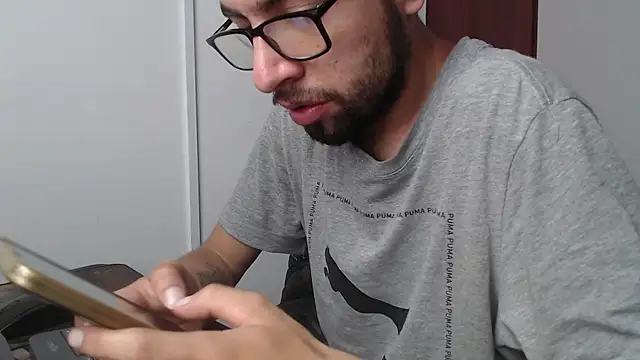 Snapshot of fvckolombianguyy chatting on 02.11.25 fvckolombianguyy online show from 02.11.25