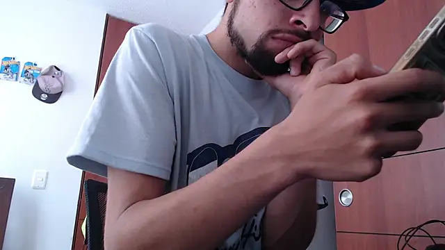 Snapshot of fvckolombianguyy chatting on 02.20.25 fvckolombianguyy online show from 02.20.25