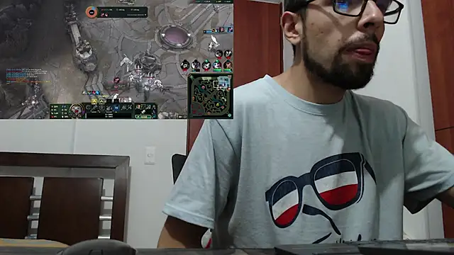 Snapshot of fvckolombianguyy chatting on 02.21.25 fvckolombianguyy online show from 02.21.25