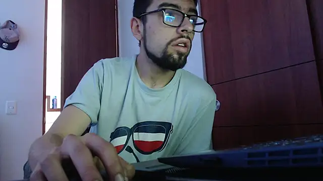 Snapshot of fvckolombianguyy chatting on 02.22.25 fvckolombianguyy online show from 02.22.25