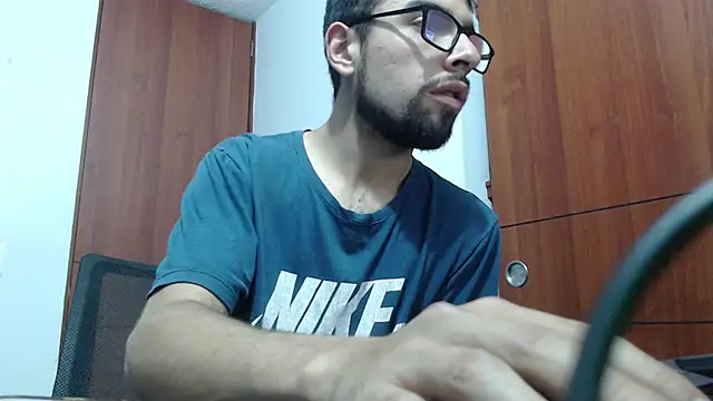 Snapshot of fvckolombianguyy chatting on 02.23.25 fvckolombianguyy online show from 02.23.25