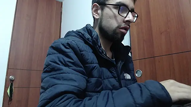 Snapshot of fvckolombianguyy chatting on 02.23.25 fvckolombianguyy online show from 02.23.25