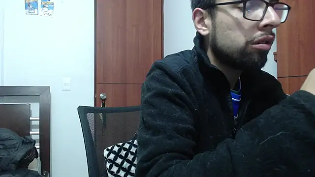 Snapshot of fvckolombianguyy chatting on 02.25.25 fvckolombianguyy online show from 02.25.25