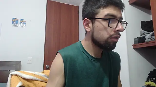 Snapshot of fvckolombianguyy chatting on 02.25.25 fvckolombianguyy online show from 02.25.25