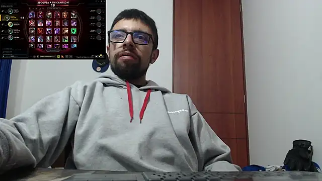 Snapshot of fvckolombianguyy chatting on 02.26.25 fvckolombianguyy online show from 02.26.25