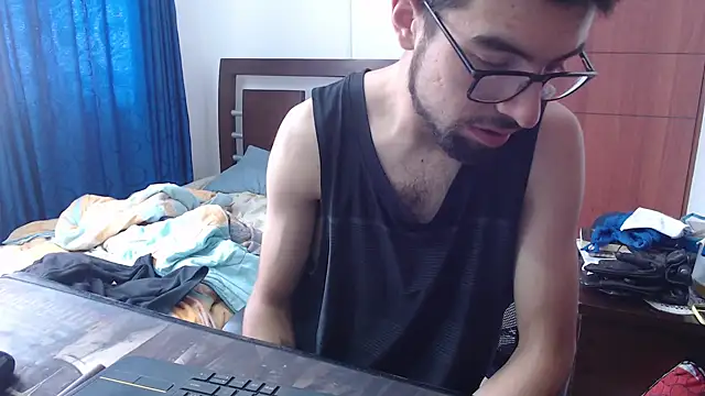 Snapshot of fvckolombianguyy chatting on 02.26.25 fvckolombianguyy online show from 02.26.25