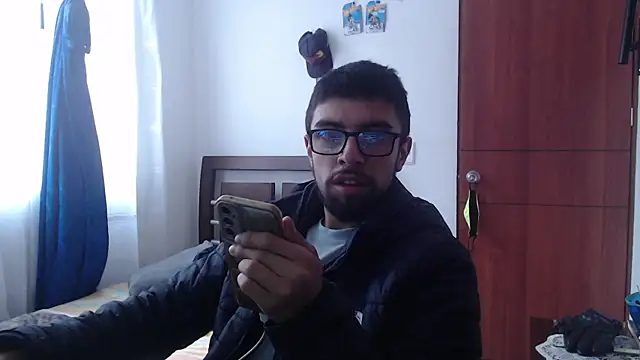 Snapshot of fvckolombianguyy chatting on 03.01.25 fvckolombianguyy online show from 03.01.25