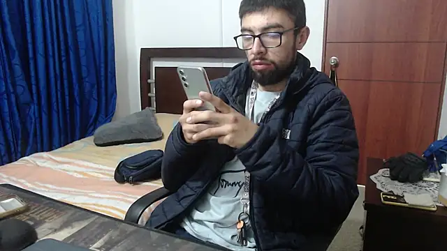 Snapshot of fvckolombianguyy chatting on 03.02.25 fvckolombianguyy online show from 03.02.25