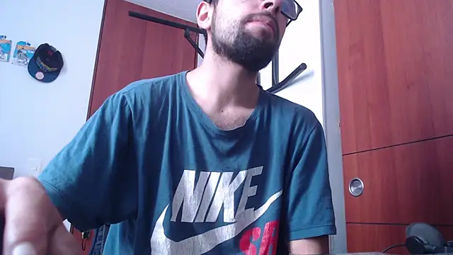 Snapshot of fvckolombianguyy chatting on 03.04.25 fvckolombianguyy online show from 03.04.25