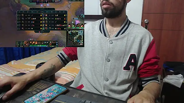 Snapshot of fvckolombianguyy chatting on 03.04.25 fvckolombianguyy online show from 03.04.25