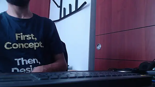 Snapshot of fvckolombianguyy chatting on 03.05.25 fvckolombianguyy online show from 03.05.25