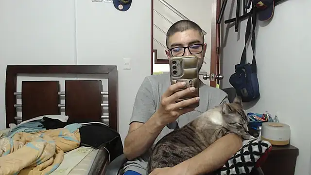 Snapshot of fvckolombianguyy chatting on 03.07.25 fvckolombianguyy online show from 03.07.25