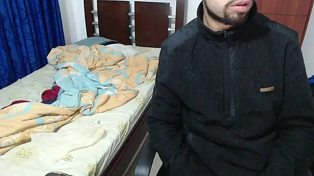 Snapshot of fvckolombianguyy chatting on 03.08.25 fvckolombianguyy online show from 03.08.25