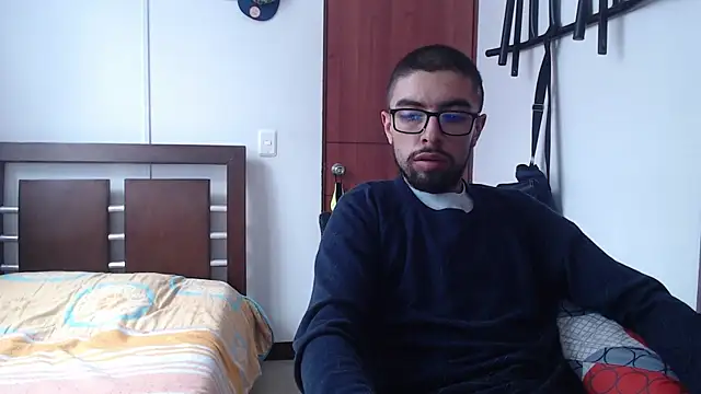 Snapshot of fvckolombianguyy chatting on 03.12.25 fvckolombianguyy online show from 03.12.25