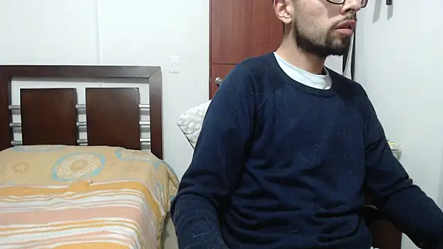 Snapshot of fvckolombianguyy chatting on 03.13.25 fvckolombianguyy online show from 03.13.25