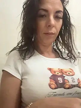 Snapshot of Almmaxxxx chatting on 10.19.25 Almmaxxxx online show from 10.19.25