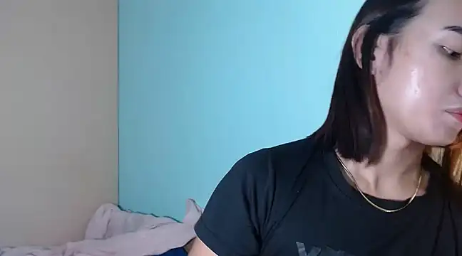 Snapshot of CasandraDiaz chatting on 12.28.24 CasandraDiaz online show from 12.28.24