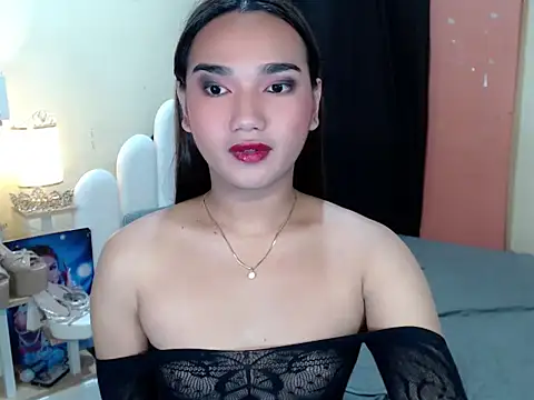 Snapshot of CasandraDiaz chatting on 11.25.25 CasandraDiaz online show from 11.25.25