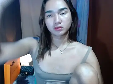 Snapshot of CasandraDiaz chatting on 12.04.25 CasandraDiaz online show from 12.04.25