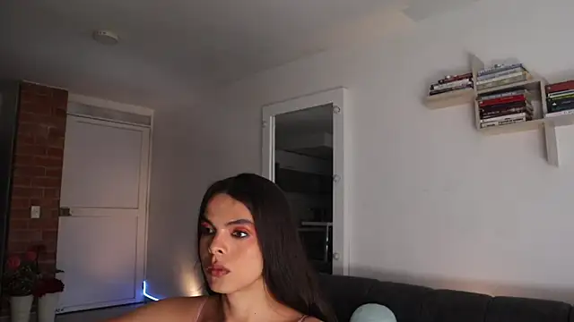  Vahos  online show from 03.25.26