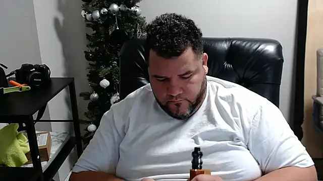 Snapshot of Gabihotxxx1 chatting on 12.28.24 Gabihotxxx1 online show from 12.28.24