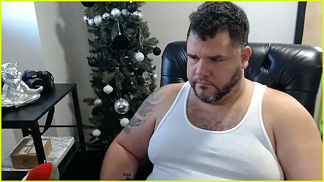 Snapshot of Gabihotxxx1 chatting on 12.30.24 Gabihotxxx1 online show from 12.30.24