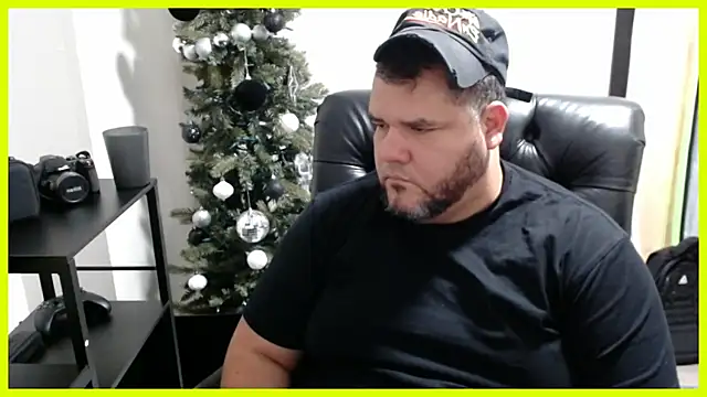 Snapshot of Gabihotxxx1 chatting on 01.05.25 Gabihotxxx1 online show from 01.05.25