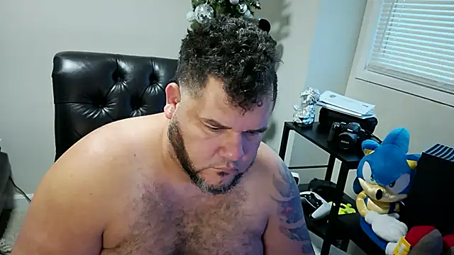 Snapshot of Gabihotxxx1 chatting on 01.28.25 Gabihotxxx1 online show from 01.28.25