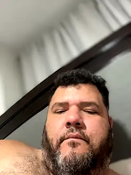 Snapshot of Gabihotxxx1 chatting on 12.17.25 Gabihotxxx1 online show from 12.17.25