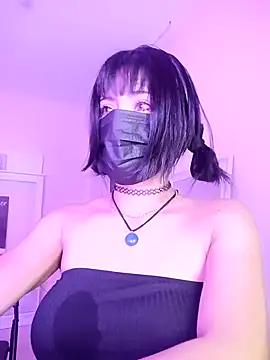 Snapshot of Latin_summer chatting on 12.19.24 Latin summer online show from 12.19.24