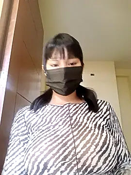 Snapshot of Latin_summer chatting on 02.04.25 Latin summer online show from 02.04.25