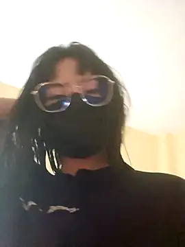 Snapshot of Latin_summer chatting on 10.25.25 Latin summer online show from 10.25.25