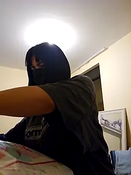 Snapshot of Latin_summer chatting on 10.31.25 Latin summer online show from 10.31.25