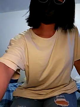 Snapshot of Latin_summer chatting on 11.10.25 Latin summer online show from 11.10.25