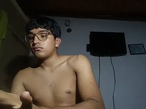 Snapshot of Juan_Polla31 chatting on 10.27.25 Juan Polla31 online show from 10.27.25