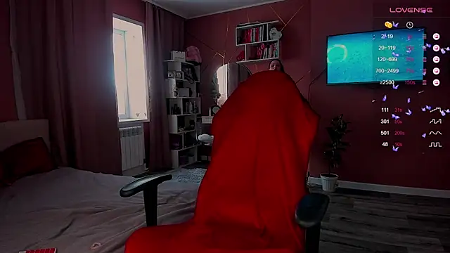 Snapshot of juli_jam chatting on 03.10.25 juli jam online show from 03.10.25