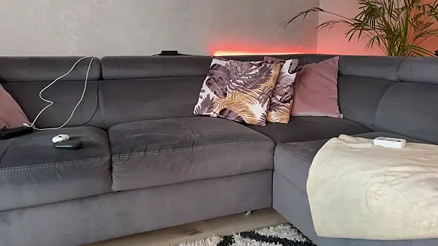 Snapshot of Anna_Passion chatting on 10.27.25 Anna Passion online show from 10.27.25