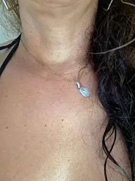 Snapshot of YOURSDEBORA chatting on 11.14.25 YOURSDEBORA online show from 11.14.25