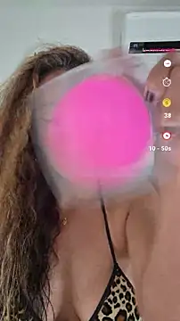 Snapshot of YOURSDEBORA chatting on 11.18.25 YOURSDEBORA online show from 11.18.25