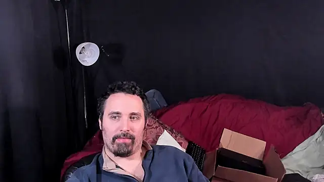 Snapshot of Metalstud chatting on 11.24.25 Metalstud online show from 11.24.25