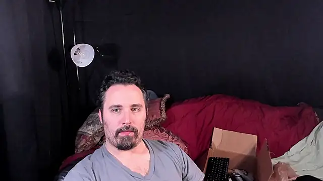 Snapshot of Metalstud chatting on 11.27.25 Metalstud online show from 11.27.25