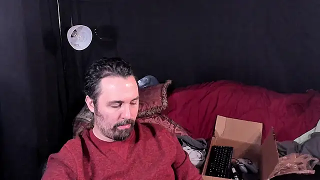 Snapshot of Metalstud chatting on 11.28.25 Metalstud online show from 11.28.25